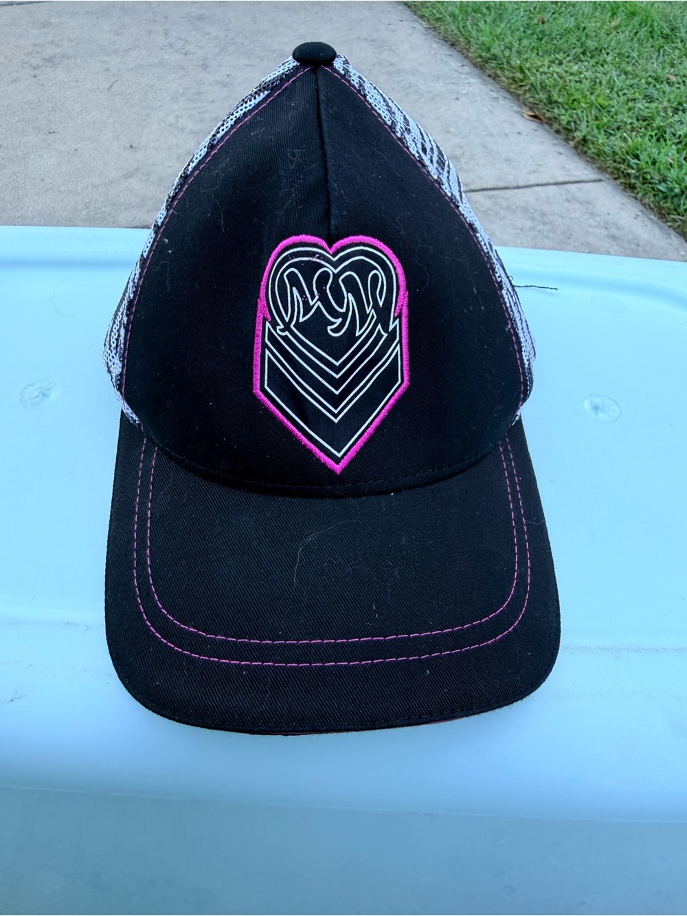 Ladies Black & Pink Heart Metal Mulisha snap back